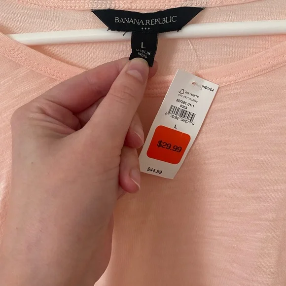 NWT! Perfect for spring, puffy sleeve shirt from Banana Republic 💗 - Picture 4 of 4